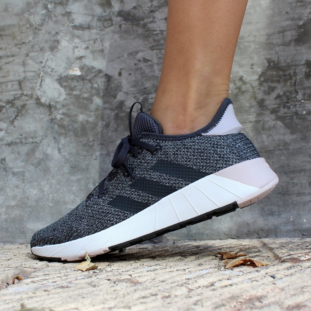 NWT Adidas Womens Questar X BYD Running Sneakers - Picture 2 of 7